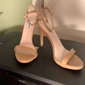 Steve Madden Stecy 4” Spike Sandal Heels EUC Sz. 8.5M
